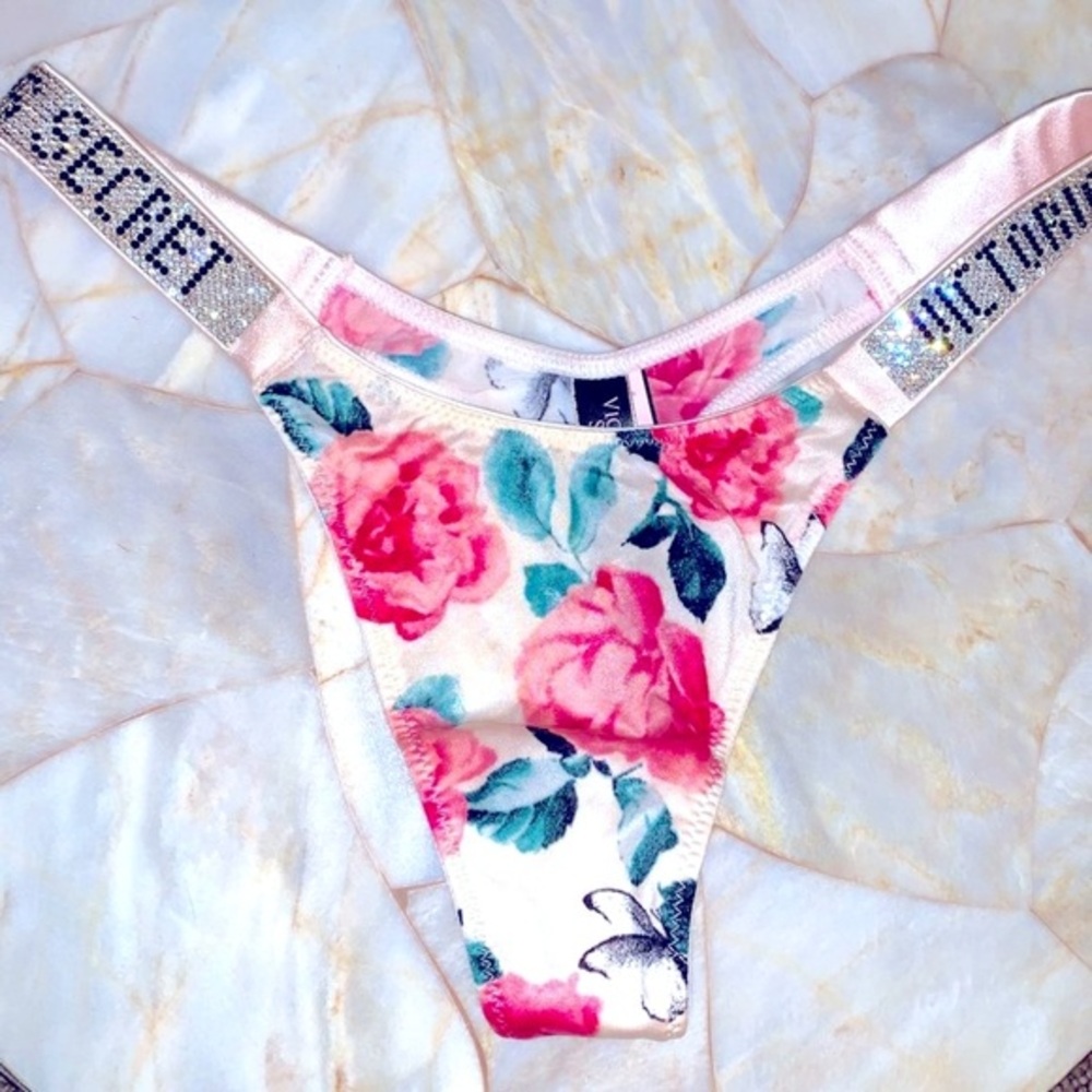 VS VERY SEXYโ Shine Strap Lace Brazilian Panty XSmall Call Me Rose Studs
